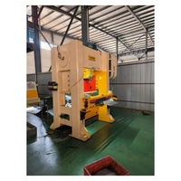 Machine entièrement automatique pour la fabrication de mailles perforées en acier inoxydable