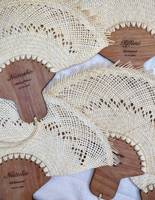 Nicro nouveau Design Souvenirs retour cadeau fête de mariage faveurs danse Performance manche en bois ventilateurs à main Unique artisanat ventilateur fait main