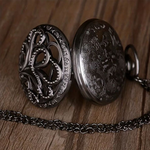 Antique Gris Bronze Micro Métal D & D DnD Dés Ensemble <span class=keywords><strong>Vintage</strong></span> Octopus Cthulhu Montre De <span class=keywords><strong>Poche</strong></span> Cas Boîte Chaîne Cadeau pour Hommes - Product Image 3