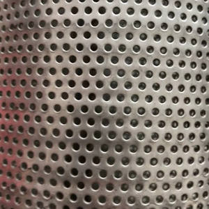 Feuille/Plaque en maille perforée en titane à trous ronds en acier inoxydable avec services de soudage et de pliage pour les applications de protection en maille - Product Image 3