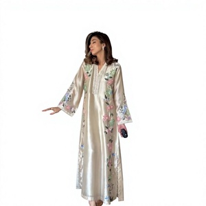 Chal de Mezclilla Modal Bordado con Seda, Diseño de Dibujos Animados, Tradicional, para Mujer, Ideal para Fiestas, Suave al Tacto, para Uso Diario - Product Image 1