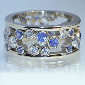 Anello Traforato con Design a Fascia Intera, Elegante Anello da Dito per Donne - Product Image 1