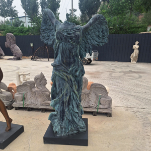 Escultura de Figura Masculina de Estilo Renacentista en Bronce a Tamaño Real Personalizada para Jardín y Proyectos de Arte Público - Product Image 3