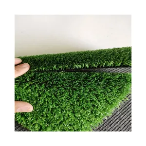 Karpet rumput taman luar ruangan lapangan sepak bola olahraga lantai rumput sintetis rumput buatan untuk lansekap