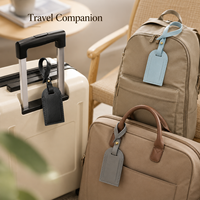 Étiquette de bagage personnalisée en cuir végétalien avec logo imprimé, idéale pour les cadeaux d'entreprise et les événements