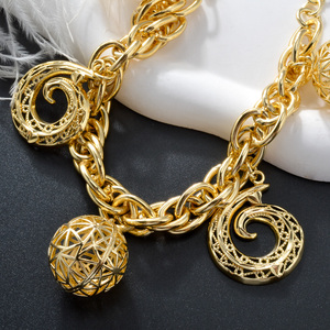 NOUVEAU Bracelet à breloques boule et <span class=keywords><strong>timbo</strong></span> plaqué or 14 carats à maillons vente en gros - Product Image 4