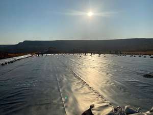 Offre Spéciale 0.5mm 0.75mm Membrane Fish Pond Farm Liner HDPE Geomembrane de qualité pour projet d'aquaculture - Product Image 5