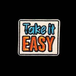 Écusson brodé personnalisé de haute qualité pour vêtements, patch tissé, logo scolaire, badge en tissu brodé pour épaule - Product Image 4