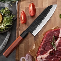 Couteau Santoku forgé sur mesure, manche en bois, couteau de cuisine japonais fait main pour couper la viande, les légumes et le poisson