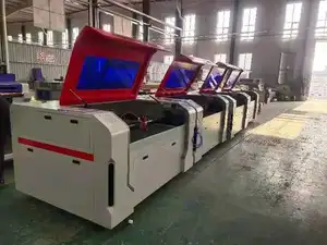 सीएनसी रूटर चीन 100W 150W 200W CO2 सीसीडी के साथ लेजर काटने की मशीन