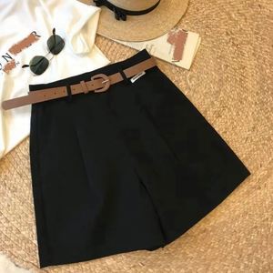Shorts amples décontractés d'été pour femmes, taille mi-haute, respirants, en satin écologique, avec taille élastique, style workwear, vente en gros - Product Image 6