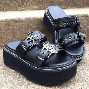 Sandalias de Plataforma con Punta Abierta Estilo Diablo Punk para Mujer, Marca Demonia, con Alas de Murciélago, Fáciles de Poner, para Verano y Exteriores - Product Image 2