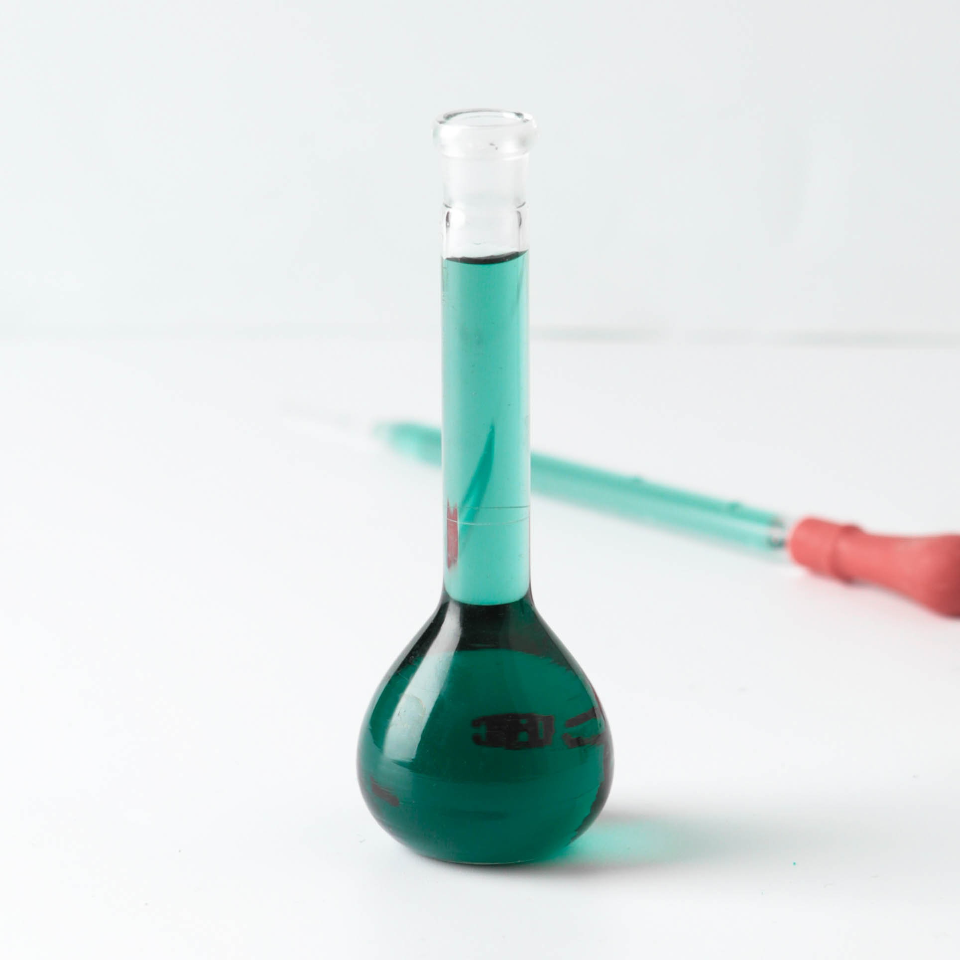 Раствор хром-фосфата 35%, используемый в красителях и керамической промышленности