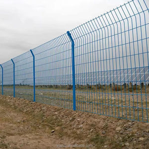 Panneau de clôture courbé soudé en PVC vert avec maille courbe et <span class=keywords><strong>plaque</strong></span> de base <span class=keywords><strong>pour</strong></span> colonne de clôture en béton - Product Image 2