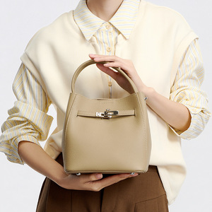 Bolso Ando de Cuero Genuino, Mini Bolso Tipo Cubo para Mujer, Piel de Vacuno Granulada, Asa Superior, Bolso Bandolera - Product Image 2