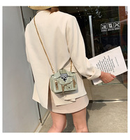 Sacs en forme de veste drôles en cuir Pu avec chaîne sacs à main en bandoulière pour femmes sacs pour enfants sacs à main 2022