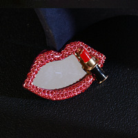 Breloques en résine miroir en forme de rouge à lèvres, strass à dos plat en alliage pour DIY, coques de téléphone, sacs à main, accessoires de voiture, lèvres rouges sexy, vente en gros