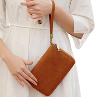 Portefeuilles de voyage personnalisés en cuir PU vintage pour passeports de famille, porte-cartes marron avec blocage RFID et fermeture éclair antivol