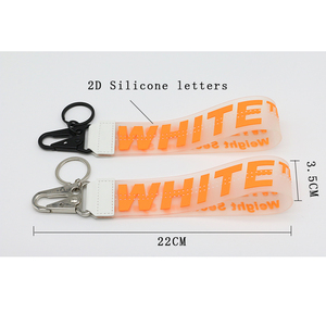 Tùy Chỉnh Bán Buôn PVC Silicone Tùy Chỉnh Cá Nhân Thiết Kế Độc Đáo Phổ Biến Ba Lô Quần Áo Charms Vòng Tay Keychain - Product Image 2