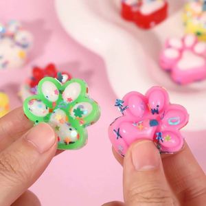 Venta al por mayor de juguetes mini de mochi con forma de patas de gato, simulación de comida Kawaii, bolsas de regalo para fiestas, juguetes unisex antiestrés para la venta - Product Image 4
