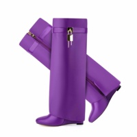 Bottes de requin de concepteur de talons hauts de marque célèbre avec la serrure replier les bottes hautes de genou de Wedge de femmes douces solides d'unité centrale