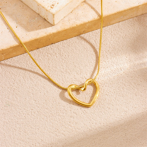 Heart Shape Stainless Steel Necklace Gold Plated Minimalist Clavicle Chain Unisex Everyday Wear - Product Image 2