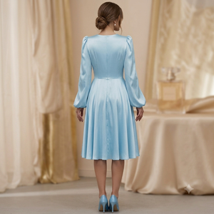 Robe mini élégante en satin bleu clair avec col en V profond, manches lanternes, coupe ajustée, robe de soirée, robe décontractée pour le printemps - Product Image 4