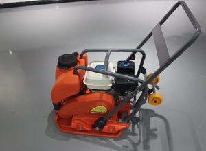 Compacteur à plaques diesel Lifan vibrant, couleur orange, avec poignée et composant moteur principal - Product Image 3