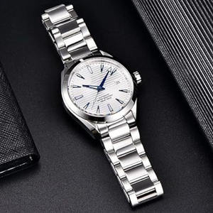 Reloj mecánico automático para hombre con movimiento SEIKO, pulsera de acero inoxidable, cristal de zafiro, esfera de 40mm, resistente al agua hasta 10bar, indicador de fecha - Product Image 2
