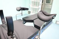 Table chirurgicale électrique 5 fonctions, base en acier inoxydable 304 de qualité supérieure, certifiée CE, équipement de salle d'opération hospitalière, garantie 2 ans