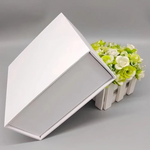 กล่องกระดาษลูกฟูกพับได้สำหรับบรรจุภัณฑ์ของขวัญ สามารถปรับแต่งได้ตามความต้องการ - Product Image 2