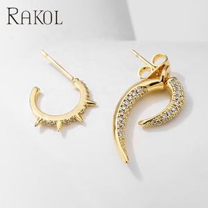 Pendientes de Botón RAKOL EP2 con Zirconia Plateada en Forma de Cuerno, Diseño Asimétrico Único y Exquisito para Mujer, Modernos y Elegantes - Product Image 2