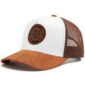 Gorra Trucker de Malla y Gamuza de Alta Calidad OEM de Fábrica, Personalizable con Logotipo Bordado, Moderna para Uso Casual en Exteriores y Playa - Product Image 4