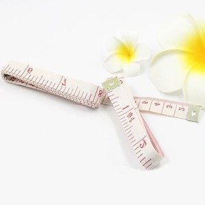 <span class=keywords><strong>Regla</strong></span> Plana Mini Suave de 150 cm con Base Blanca y Caracteres Rojos, con Tamaño Cun <span class=keywords><strong>para</strong></span> Medir Cuerpo, Ropa, Pecho, Caderas y Cintura - Product Image 2