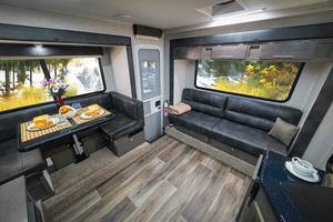 Camioneta <span class=keywords><strong>Camper</strong></span> 4x4 de Expedición 2025 Directo de Fábrica, Fabricada en Fibra de Vidrio con Cocina y Baño, en Venta - Product Image 6