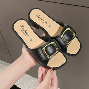 Sandales plates d'été confortables en liège avec boucle métallique pour femmes, idéales pour la plage et les loisirs (vente en gros) - Product Image 4