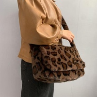 Tas Selempang Wanita Zeyu Motif Leopard Kasual, Tas Bahu Berbulu Lembut dengan Tutup, untuk Perjalanan Sehari-hari, Tas Tangan Bulu Imitasi Ramah Lingkungan ODM/OEM