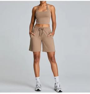 ชุดออกกำลังกายโยคะแบบสองชิ้นสำหรับผู้หญิง OEM แบบไม่มีสายรัดไหล่ แห้งเร็ว ซับเหงื่อ กางเกงขาสั้นออกกำลังกายรัดเอว ลายพิมพ์ลำลอง - Product Image 4