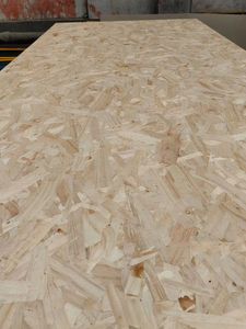 Panneaux <span class=keywords><strong>OSB</strong></span> de qualité industrielle au <span class=keywords><strong>prix</strong></span> d'usine, épaisseur 18 mm, surface en <span class=keywords><strong>bois</strong></span> de peuplier, taille standard 1220x2400 mm - Product Image 4