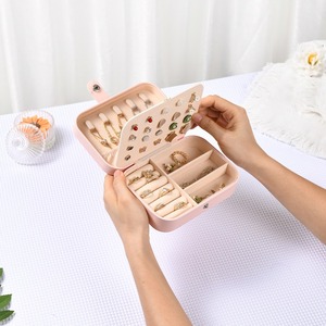 Sang trọng xách tay hình chữ nhật PU da Quà tặng hộp đồ trang sức cho du lịch lưu trữ nhỏ bao bì đính da trường hợp - Product Image 4