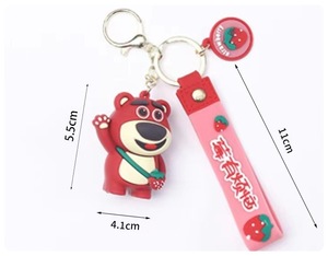 พวงกุญแจรูปหมีสตรอว์เบอร์รี่การ์ตูน ทำจากพีวีซี รูปทรงสี่เหลี่ยม ไม่ซีดจาง น่ารัก กันน้ำ ดีไซน์สร้างสรรค์ ใช้เป็นพวงกุญแจรถยนต์ - Product Image 3