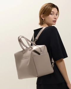 Bolsa <span class=keywords><strong>de</strong></span> Pañales <span class=keywords><strong>de</strong></span> Cuero Vegano, Convertible en Mochila y Bolsa <span class=keywords><strong>de</strong></span> Hombro, Gran Capacidad <span class=keywords><strong>para</strong></span> Pañales, Trabajo, Viajes y Uso Diario - Product Image 3