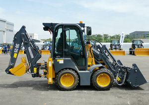 KATOCASE 3025 Retroescavadeira a Diesel com Caçamba de 1m e 25+ Ferramentas, Motor e Bomba de Alta Capacidade de Carga - Product Image 3