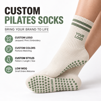 Chaussettes de Pilates personnalisées antidérapantes, longueur mi-mollet, en coton et élasthanne, avec logo imprimé pour femmes