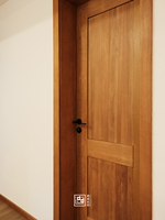 Porte coulissante intérieure en bois massif de style japonais du milieu du siècle, isolation acoustique, garantie 5 ans, pour chambre, salle de bain, villa, par DD Woodworks