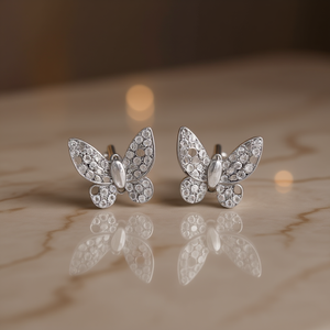 Orecchini a Perno E3734 a Forma di Farfalla in Oro Bianco con Cristalli e Strass, Gioielli Raffinati per Donne - Product Image 2