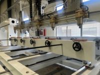 Routeur CNC 4 axes 6 broches pour le bois, machine de sculpture 3D rotative avec moteur servo AC Yaskawa pour statues de Bouddha et pieds de meubles