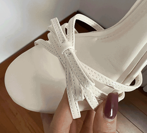Nouvelles sandales à talons blancs pour femmes, mode, à enfiler, en PU avec nœud, bout rond ouvert, talon fin et haut - Product Image 6