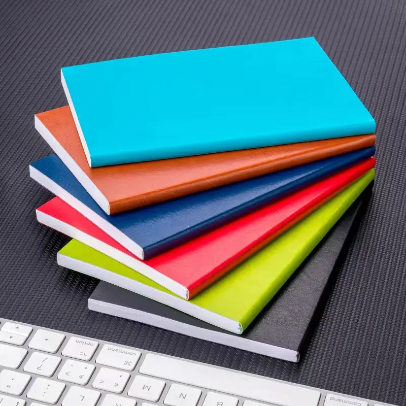 Cuaderno de colores para estudiantes B6 minimalista y a la moda, cuaderno pequeño de cuero suave PU en stock