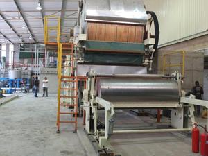 Machine automatique de fabrication de rouleaux de papier toilette pour <span class=keywords><strong>les</strong></span> petites <span class=keywords><strong>entreprises</strong></span> Machines de fabrication de nouveaux produits en papier Moteur à roulement PLC - Product Image 6